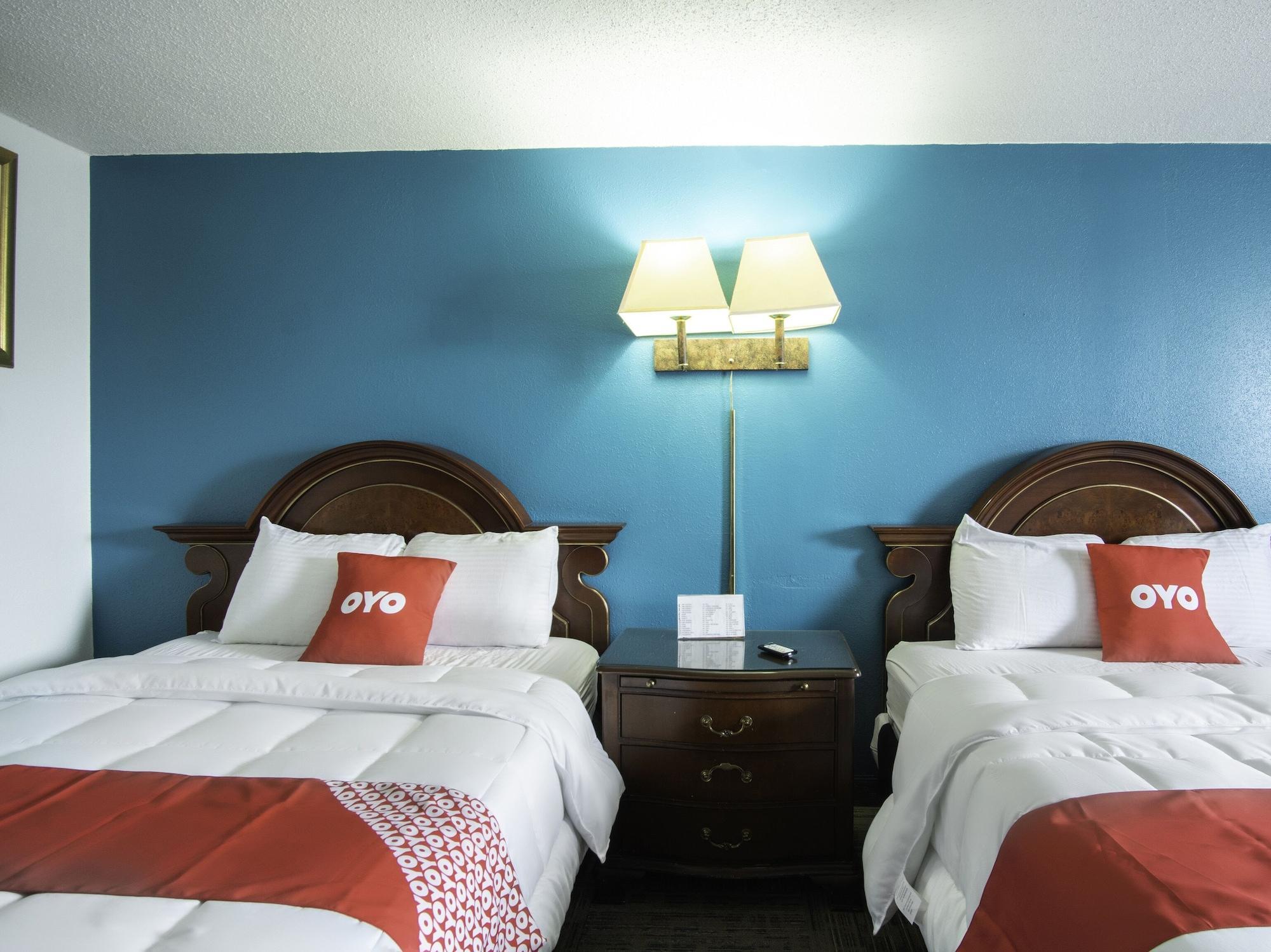 Oyo Hotel Hutchinson West 4Th Ave エクステリア 写真