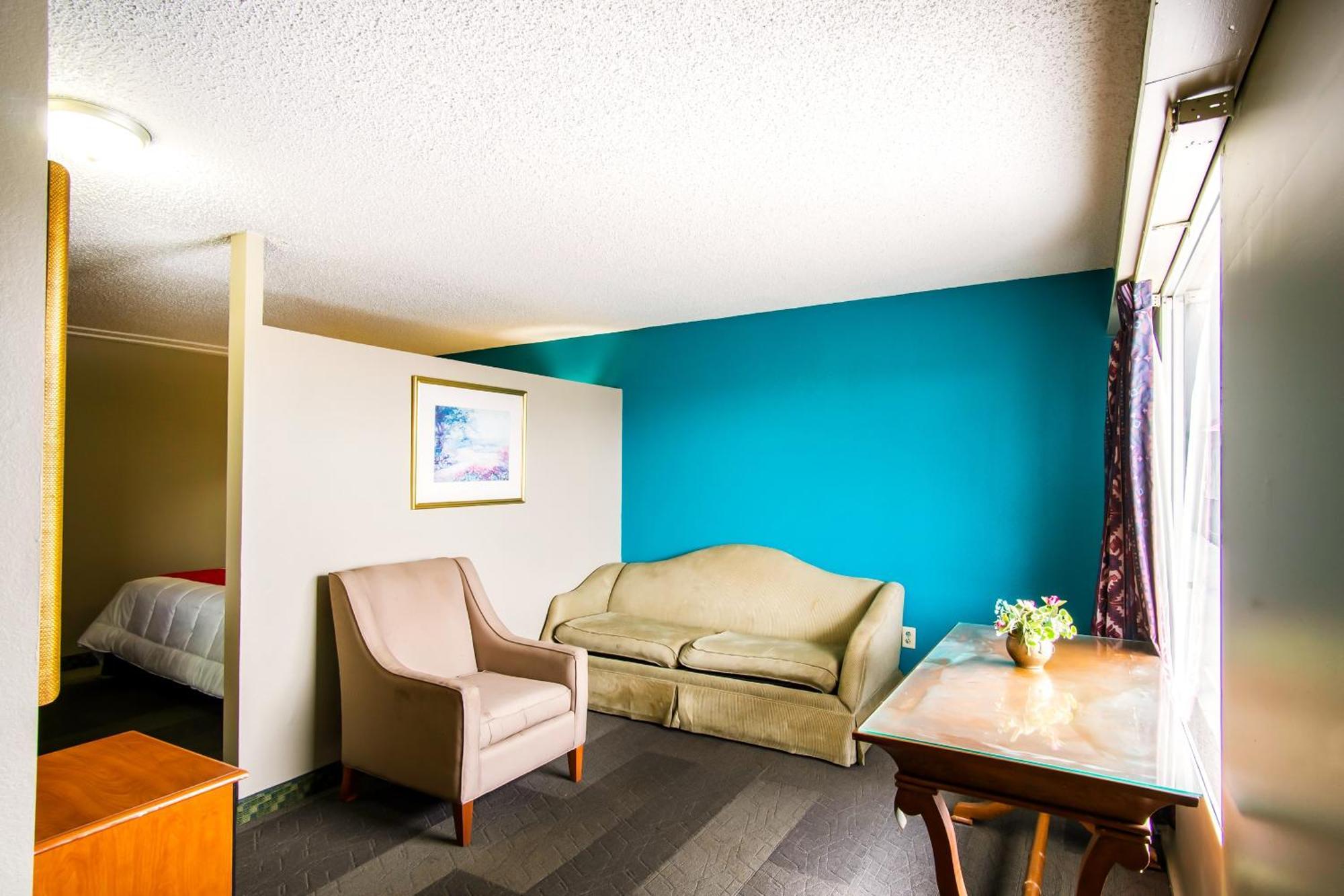 Oyo Hotel Hutchinson West 4Th Ave エクステリア 写真