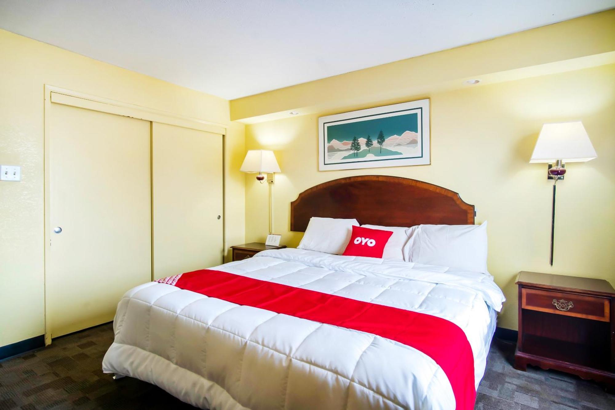 Oyo Hotel Hutchinson West 4Th Ave エクステリア 写真