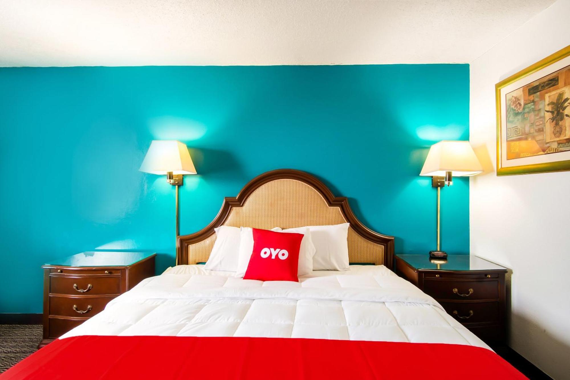 Oyo Hotel Hutchinson West 4Th Ave エクステリア 写真