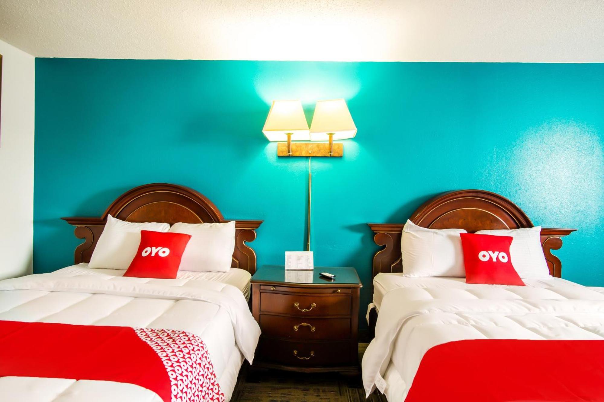 Oyo Hotel Hutchinson West 4Th Ave エクステリア 写真