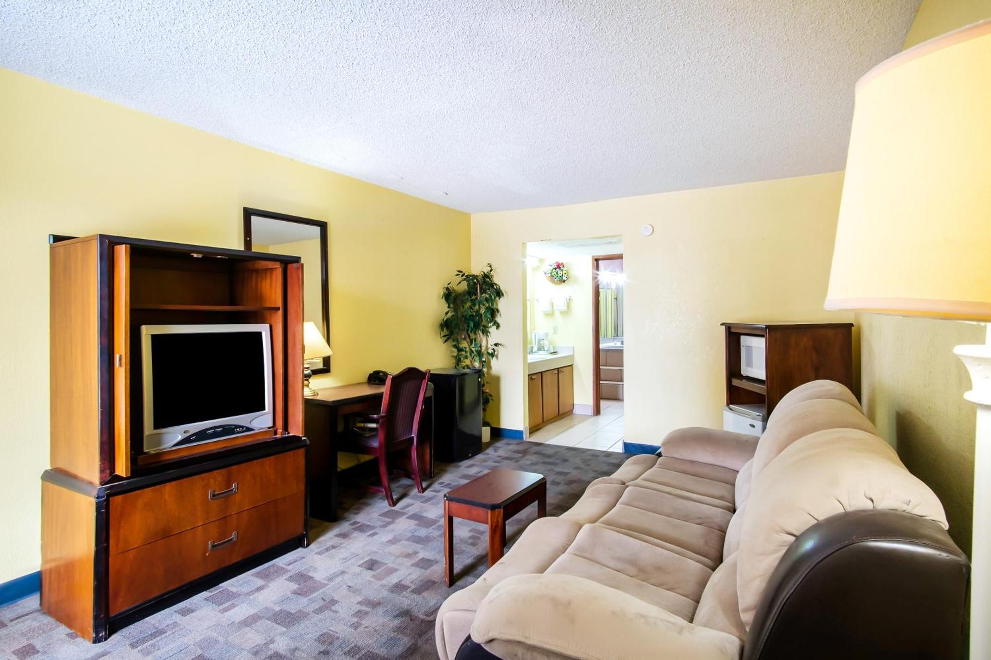 Oyo Hotel Hutchinson West 4Th Ave エクステリア 写真