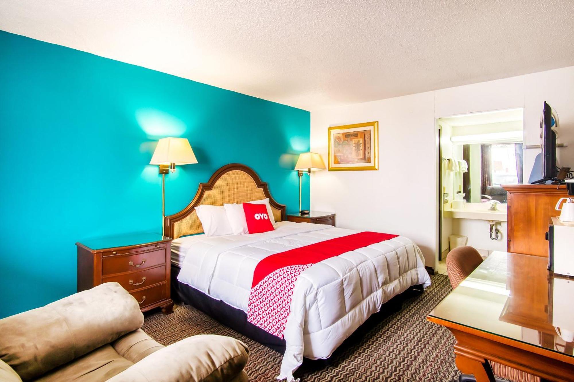 Oyo Hotel Hutchinson West 4Th Ave エクステリア 写真