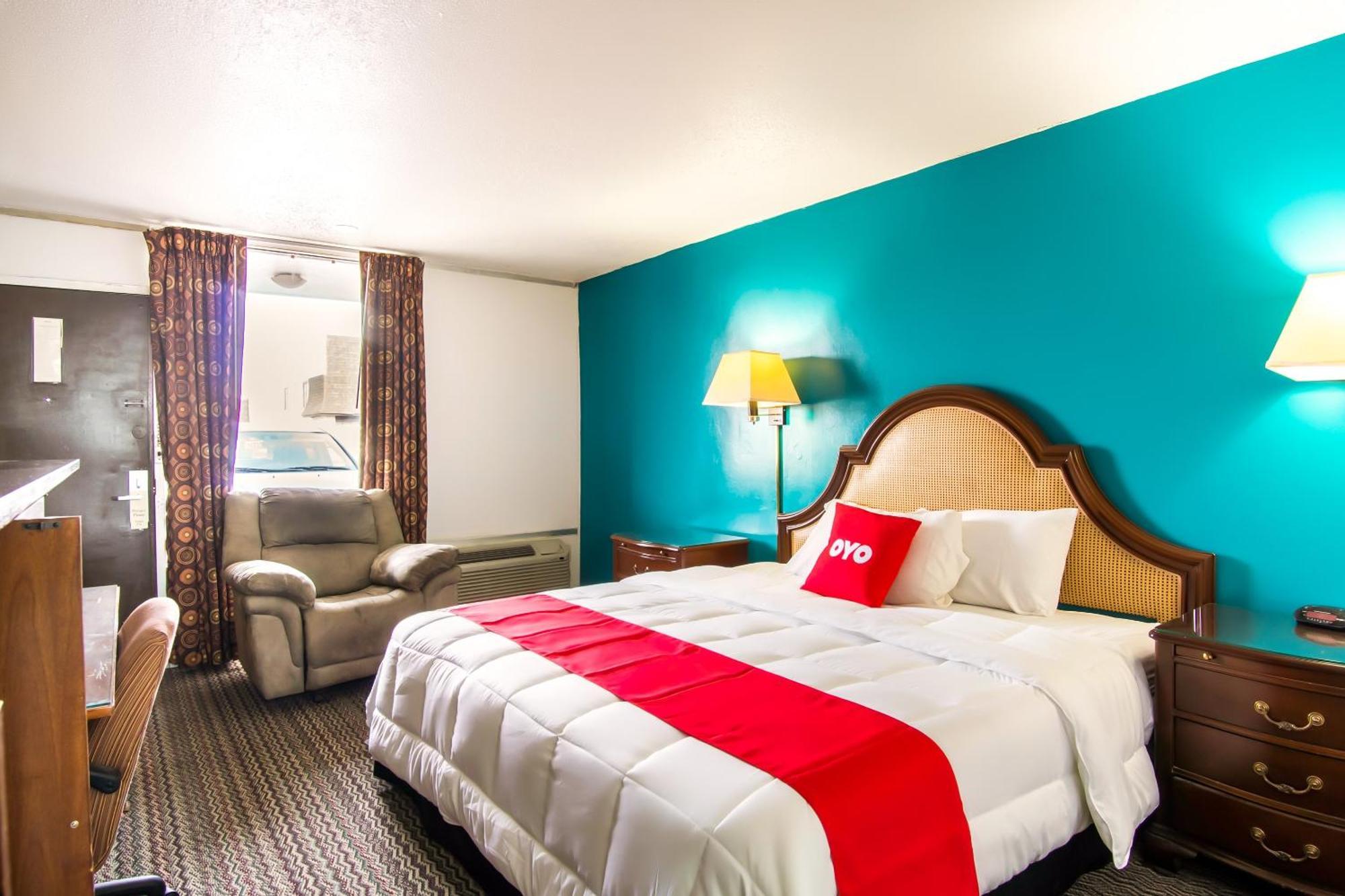 Oyo Hotel Hutchinson West 4Th Ave エクステリア 写真