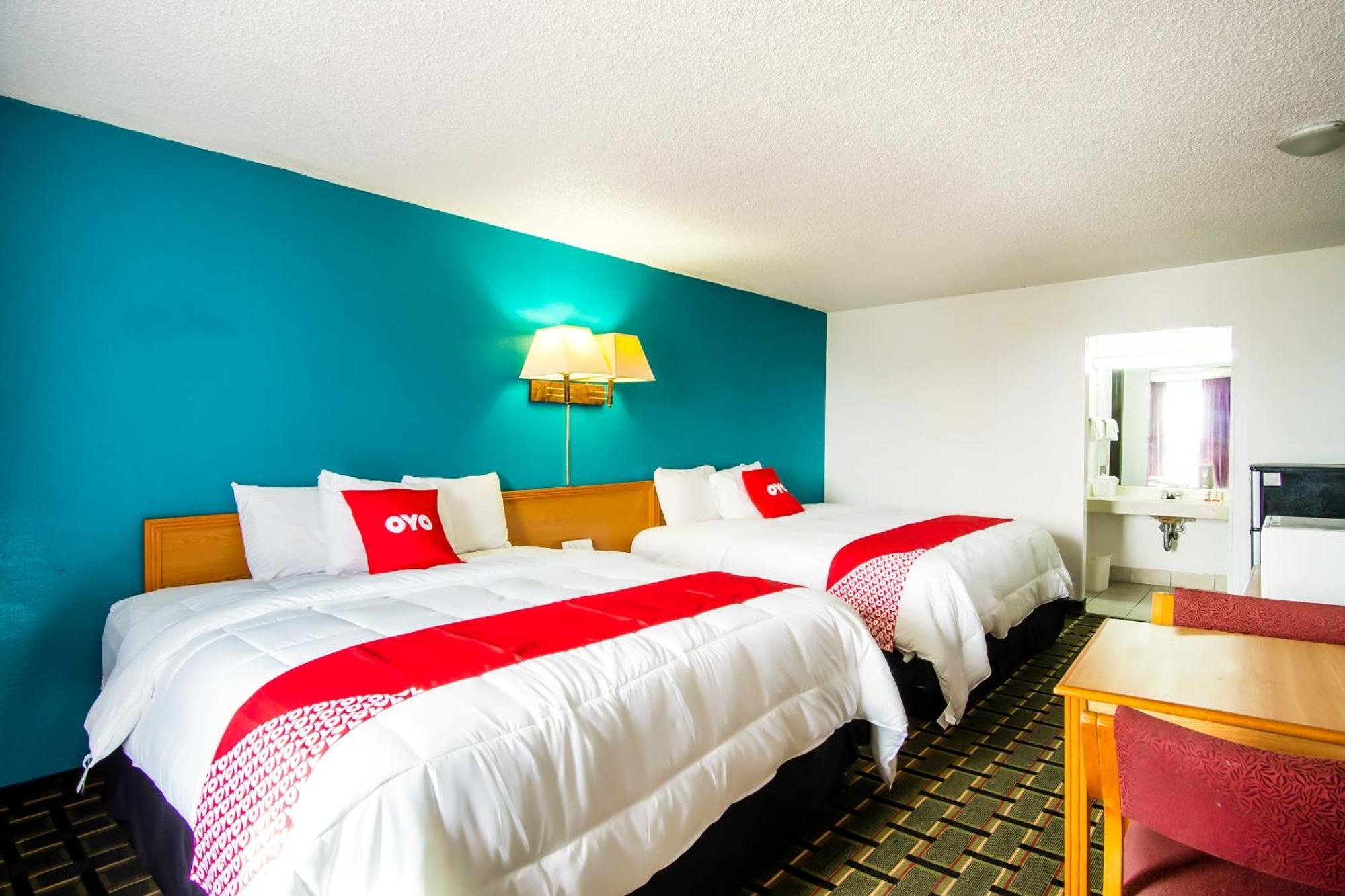 Oyo Hotel Hutchinson West 4Th Ave エクステリア 写真