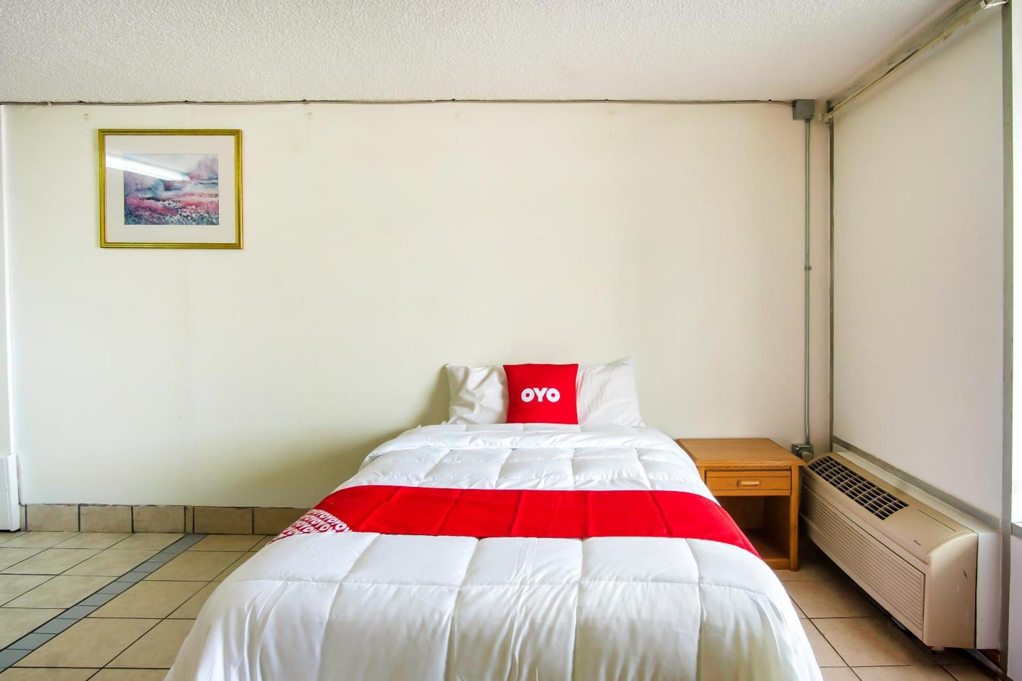 Oyo Hotel Hutchinson West 4Th Ave エクステリア 写真